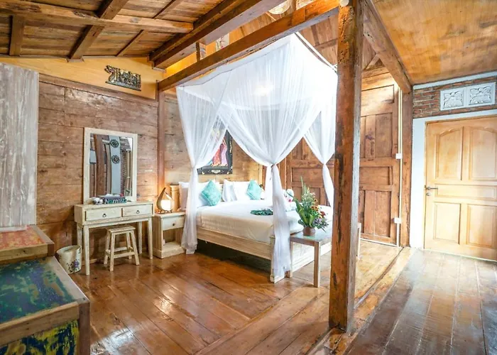 Guest house Taman Pesona 4*